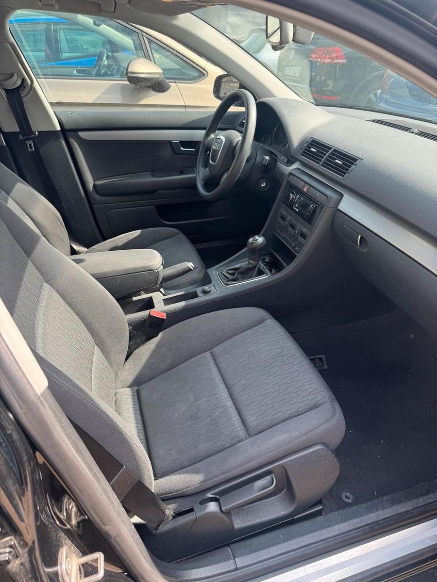 Audi A4 2006 — photo 7