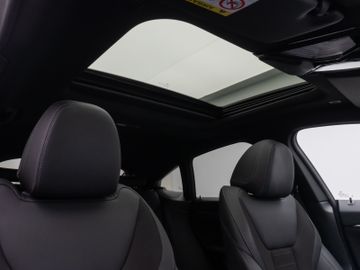 Fahrzeugabbildung BMW i4 eD35 Gran Coupé Glasdach Kamera DAB H/K Komfo