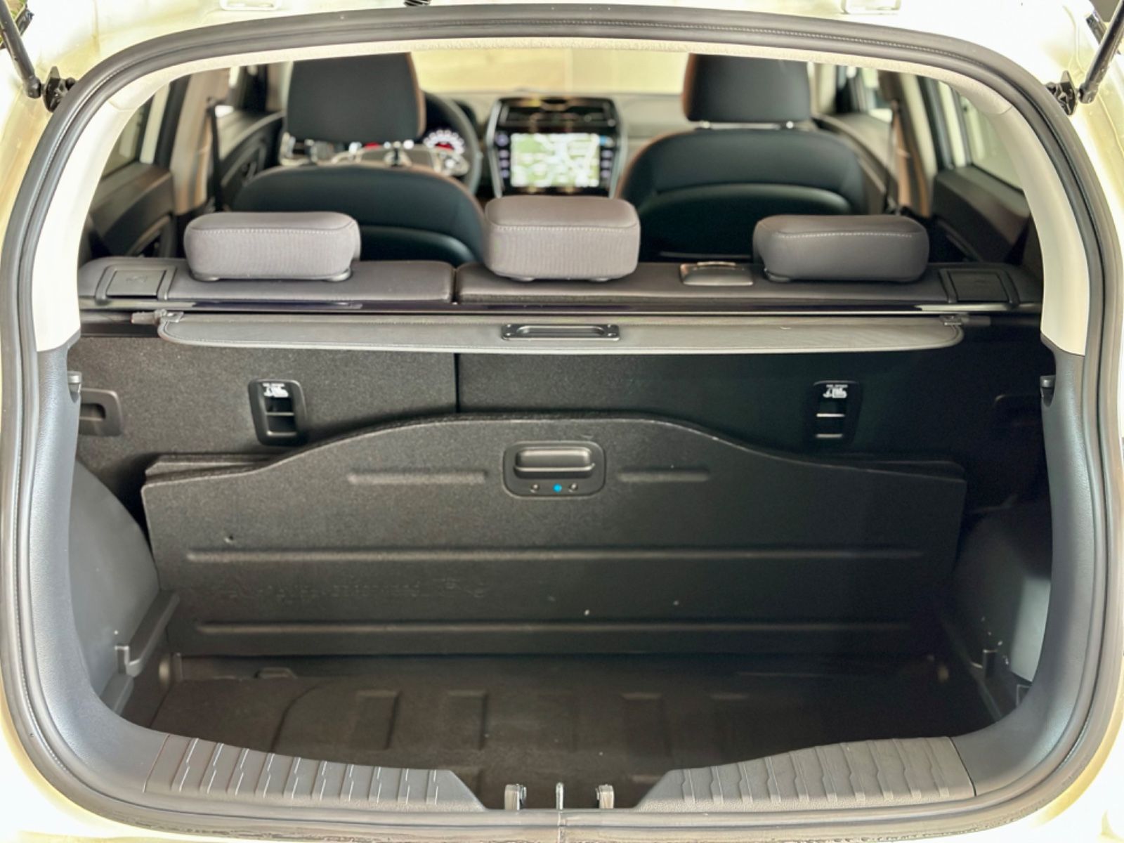 Fahrzeugabbildung Ssangyong Tivoli Quartz 1,5P 2WD AUT*Navi*LED*Klima*Sommer