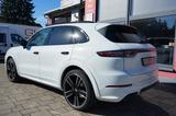 Porsche Cayenne S - Porsche Cayenne mit Benzin-Antrieb: Geländewagen
