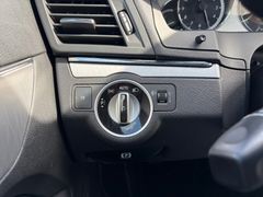 Fahrzeugabbildung Mercedes-Benz E 200 CGI Cabrio Avantgarde Navi Leder Airscarf