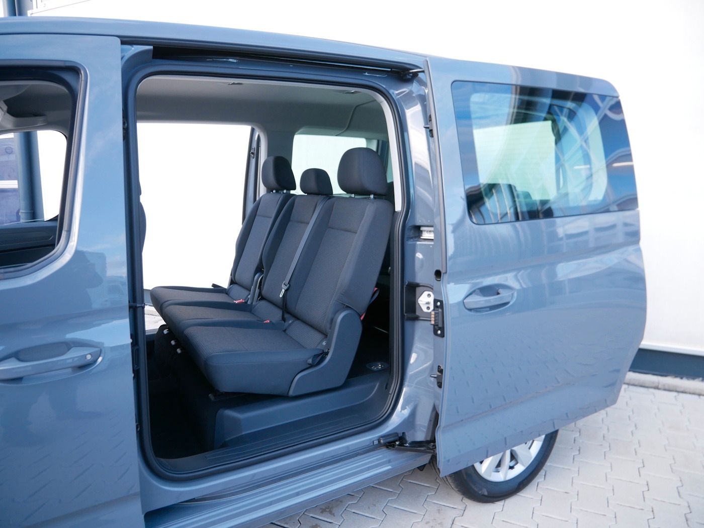 Fahrzeugabbildung Volkswagen Caddy 2.0 TDI Maxi 7-Sitzer Kamera SHZ Klimaauto