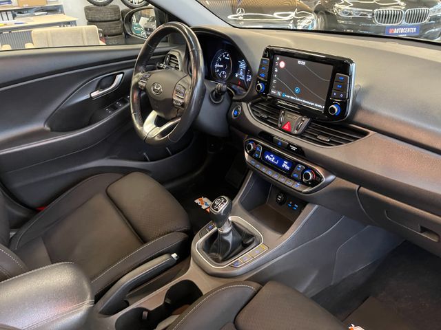 Hyundai i30 YES! Plus *PANO*AHK*KAMERA*NAVI*CARPLAY*TEMP