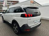 Peugeot 5008 BlueHDi 130 Allure 7 SITZER / SHZ - Peugeot 5008 Allure mit Diesel-Antrieb