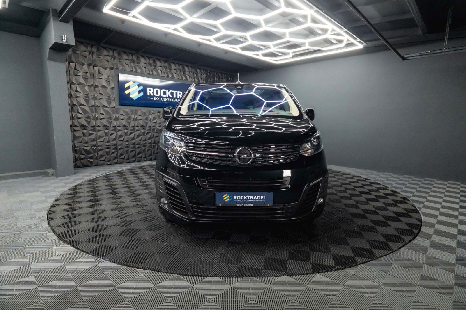 Fahrzeugabbildung Opel Zafira Life Innovation L3 Black Edition *Pano*