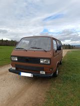 Volkswagen T3 Multivan - Volkswagen T3 Oldtimer mit Benzin-Antrieb