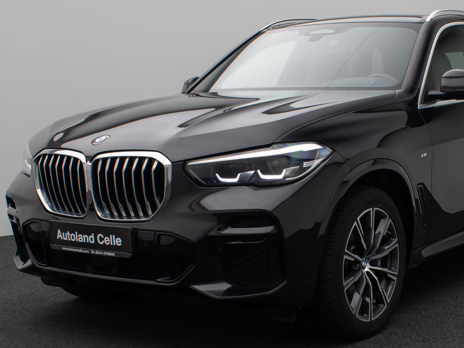 Fahrzeugabbildung BMW X5 xD40d M Sport Panorama 360° HUD DAB HiFi AHK