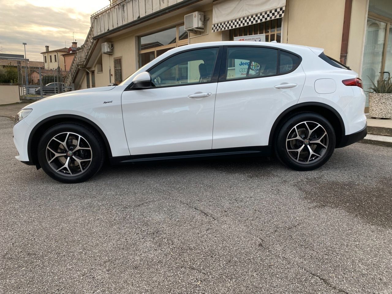 Alfa Romeo Stelvio 2.2 Td 190 CV AT8 Sprint imagem 3