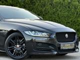 Jaguar XE R-SPORT-Ingenium Edition *NAVI*VIRTUAL-TACHO* - schwarze Jaguar XE
