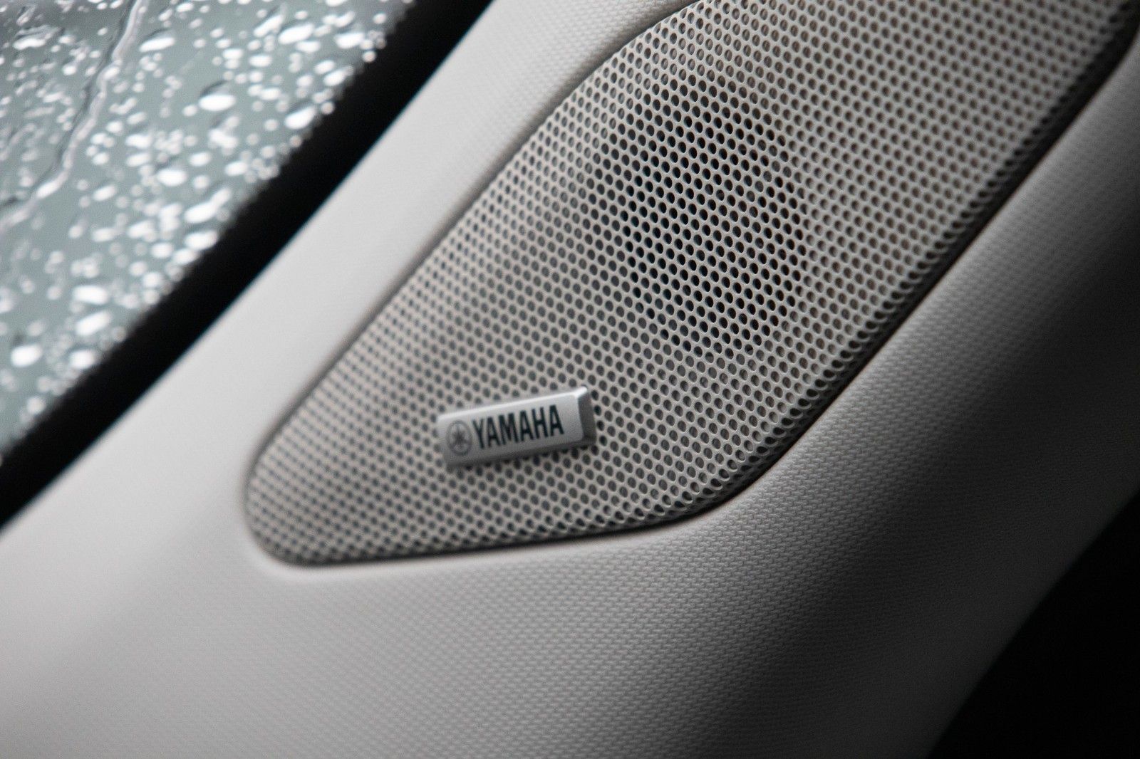 Fahrzeugabbildung Mitsubishi Outlander MY25 2.4 PHEV 4WD Intro Edition