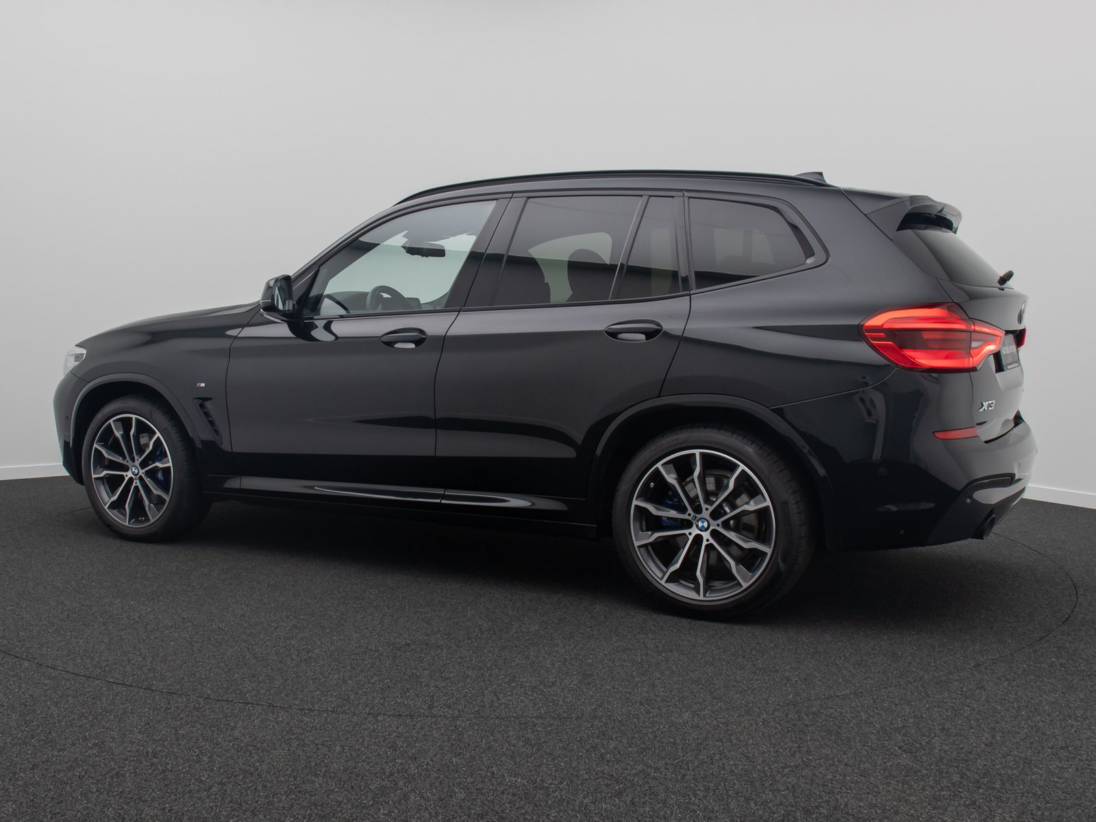 Fahrzeugabbildung BMW X3 xD30d M Sport DAB Kamera HUD DisplKey Panoram