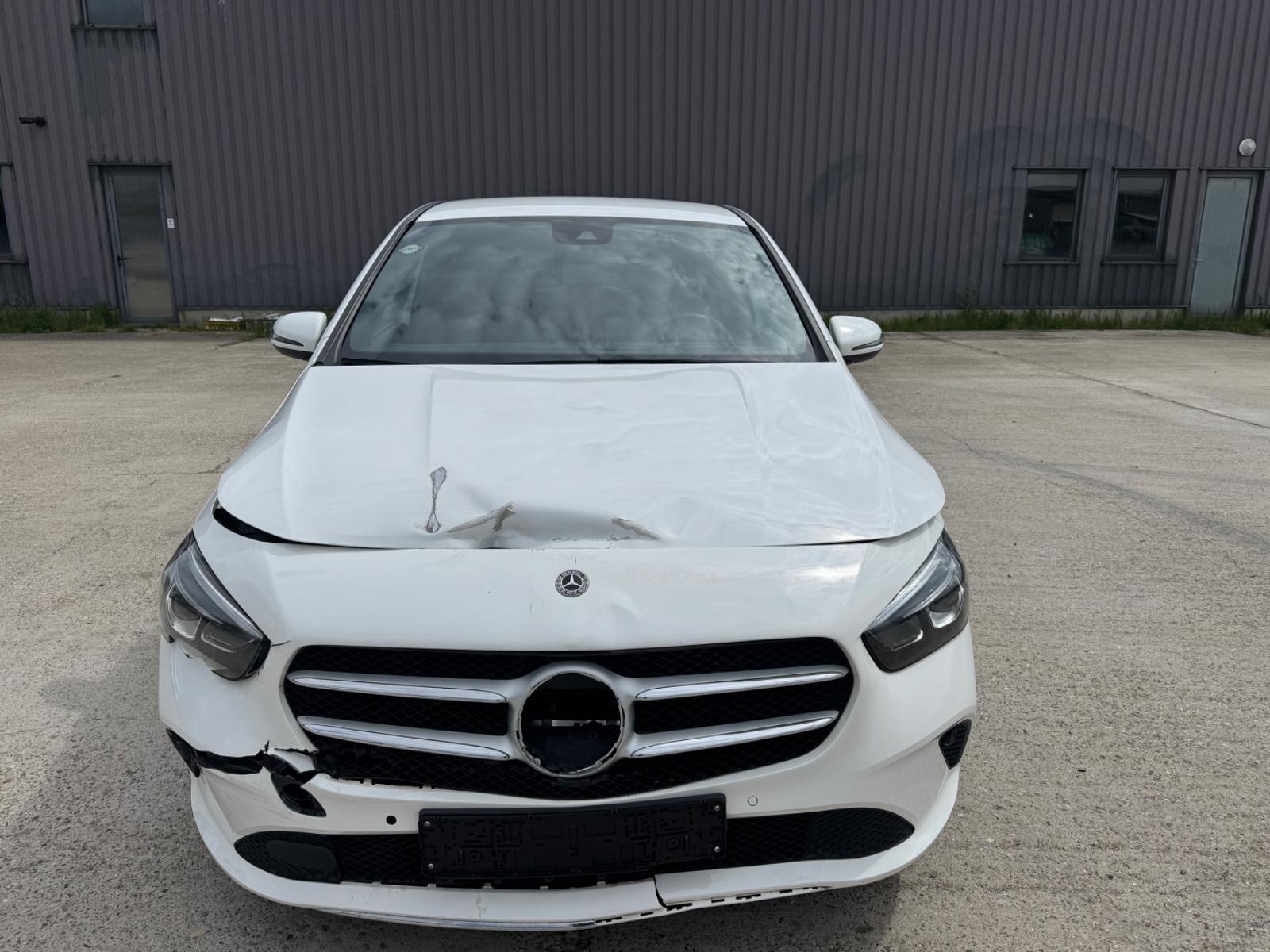 Mercedes-Benz B 250 DCT AMBIENT LED ZITSHEIZUNG