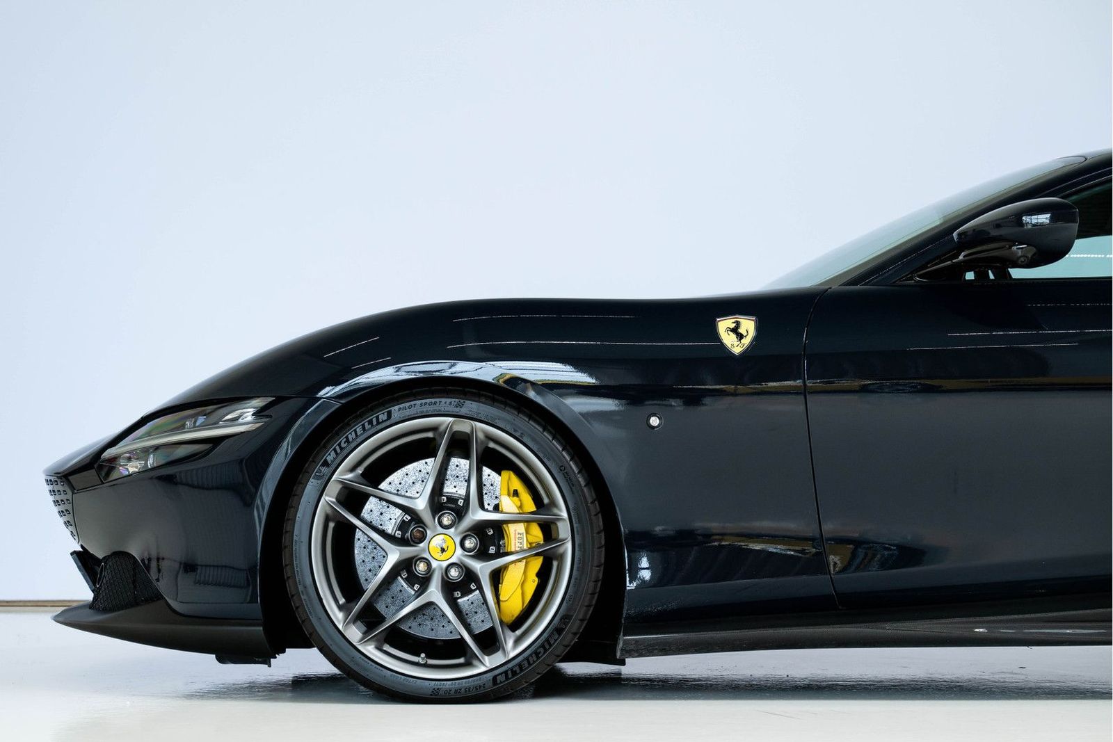 Ferrari Roma 3.9 V8 Blue Pozzi, Side display, Carbon, Ad imagem 3