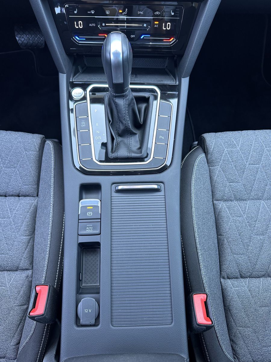 Fahrzeugabbildung Volkswagen Passat Variant 2.0 TDI Business DSG NAV+LED+PANO