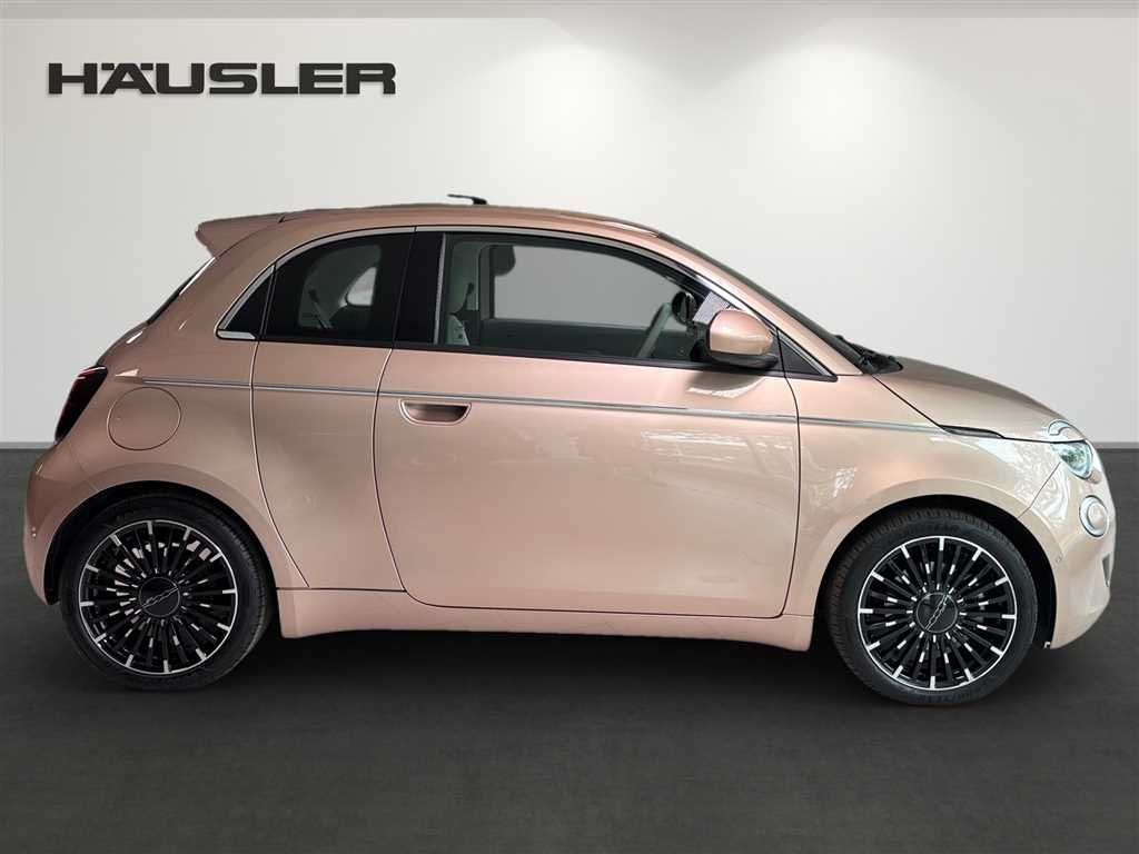 Fiat 500e La Prima 3+1 Leder Panorama LED Sitzheizung imagem 3