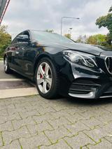 Mercedes-Benz E 220 d AMG Line 9G Pano - Mercedes-Benz E 220 Gebrauchtwagen in Frankfurt