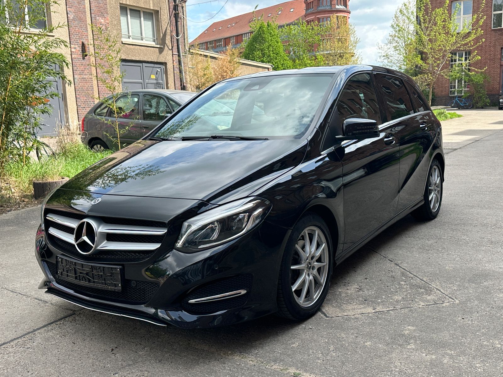 MERCEDES-BENZ B 220 4Matic  AUTOMATIK + KLIMAAUTOMATIK