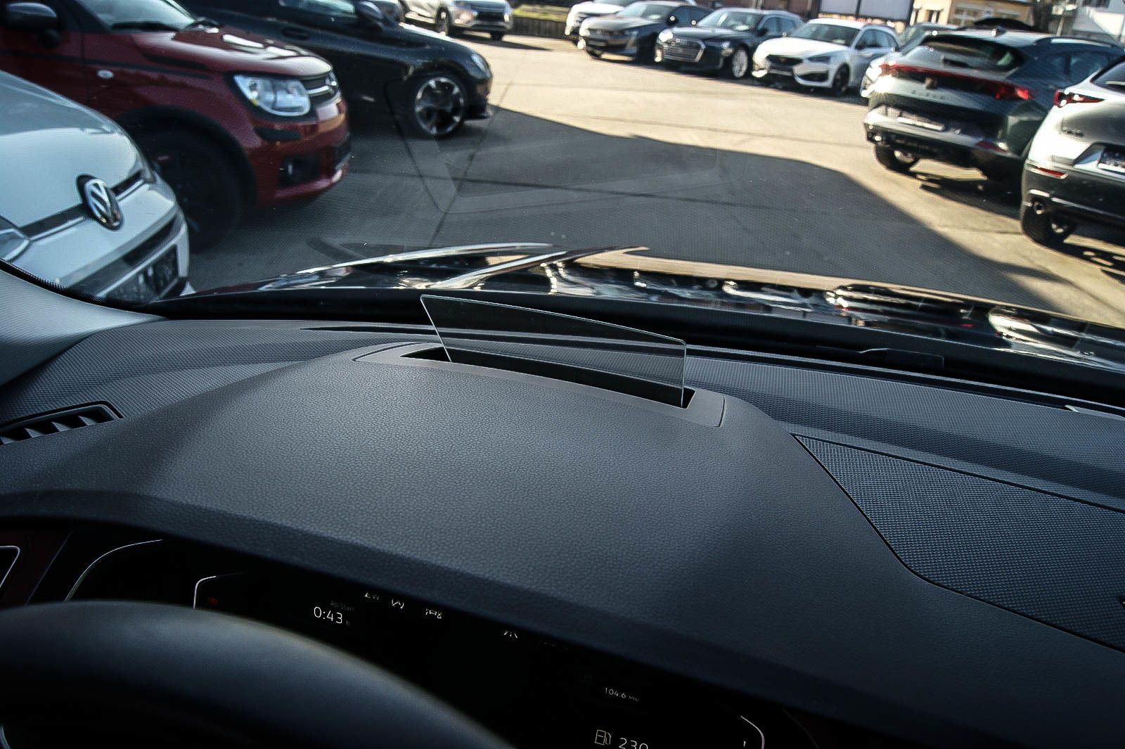 Fahrzeugabbildung Volkswagen Tiguan 2.0TDI 4Motion DSG R-LINE Black Style 19'