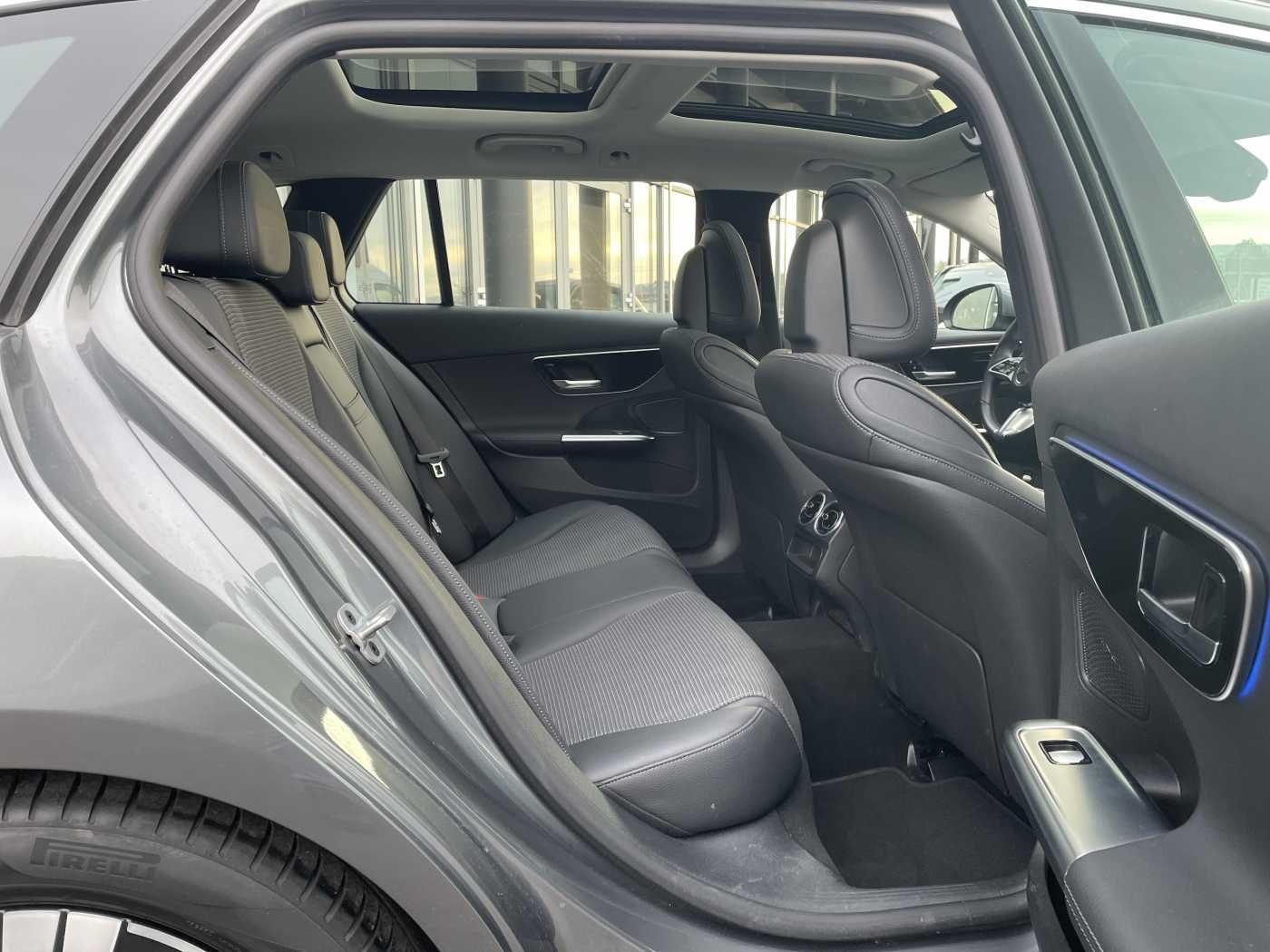 Fahrzeugabbildung Mercedes-Benz C 180 T 9G AVANTGARDE+R-Kamera +PANO+SHZ+SPIEGEL