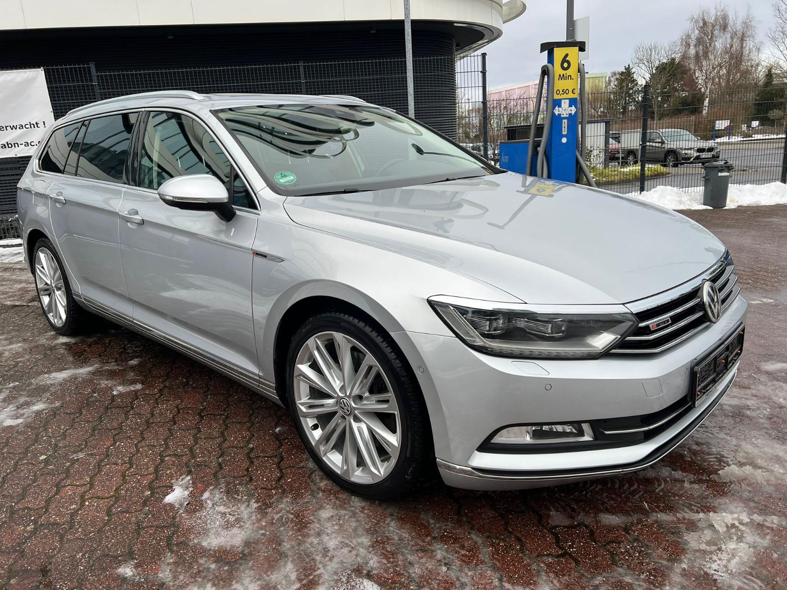 Volkswagen Passat  HIGHLINE * RLINE *PANO*KLIMA*NAVI *