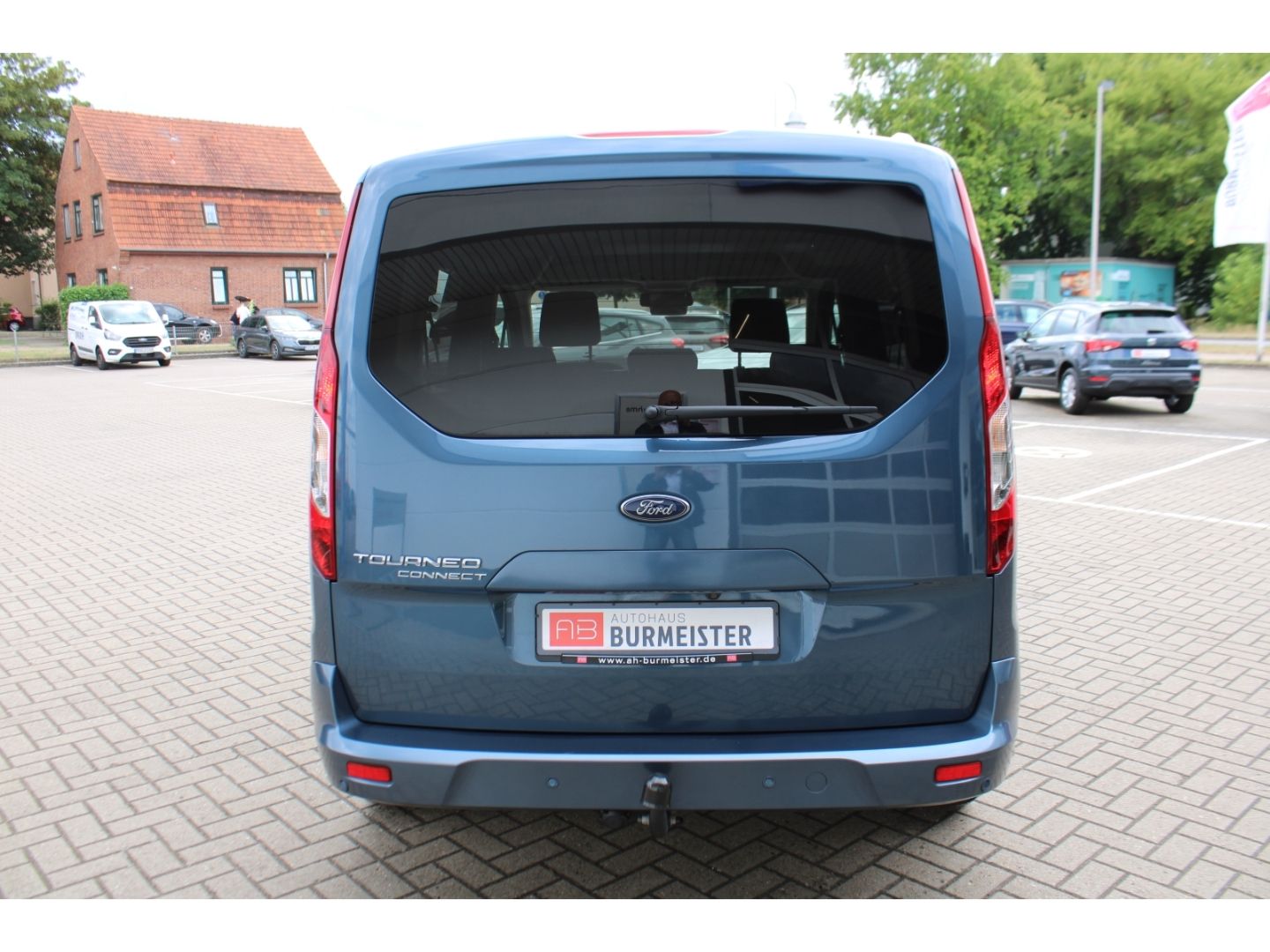 FORD Tourneo Connect 1.5 TDCi Titanium Xenon Navi AHK - Image 4