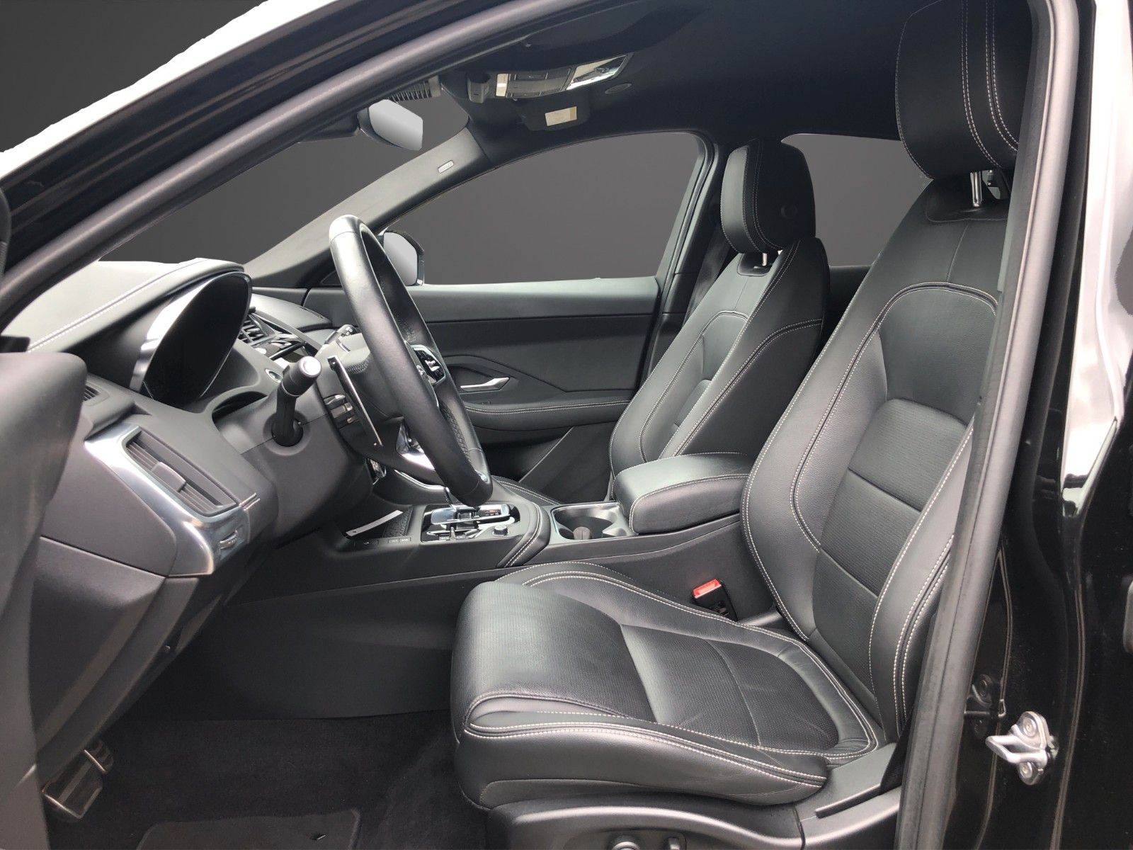 Fahrzeugabbildung Jaguar E-PACE D200 R-Dynamic SE AWD AHK