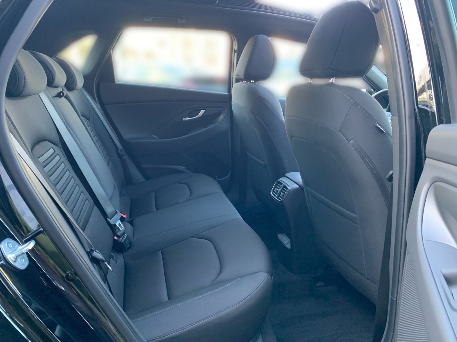 Fahrzeugabbildung Hyundai i30 1.5 T-GDI 7-DCT Advantage Plus Mild-Hybrid