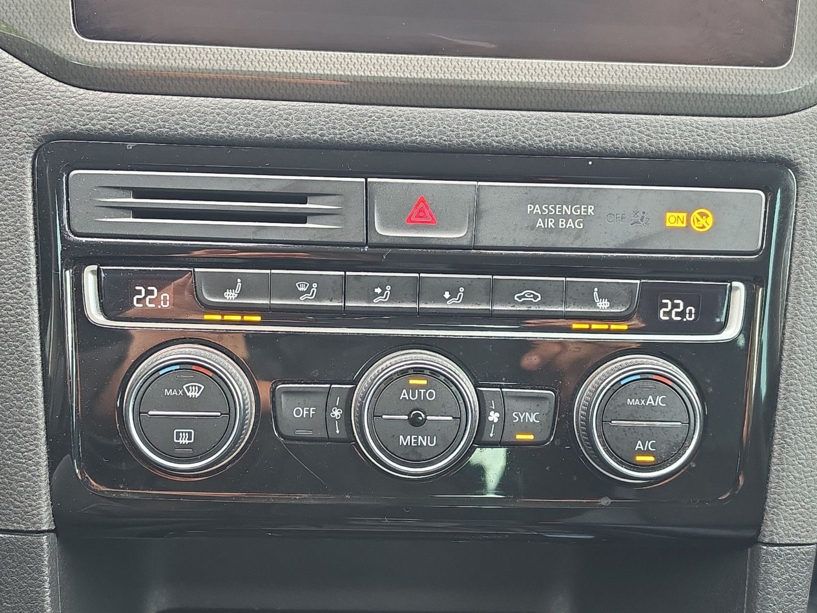 Fahrzeugabbildung Volkswagen Golf Sportsvan VII IQ.DRIVE AHK NAVI SHZ