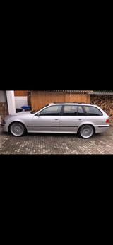 BMW 530i A touring - - BMW 530 aus 2002: Kombi