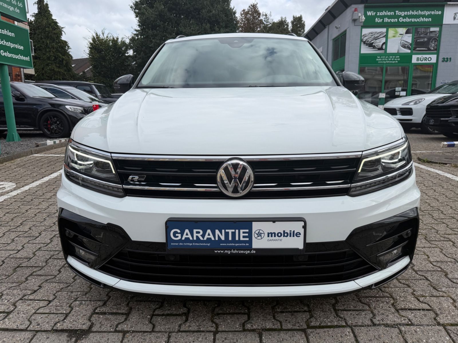 Fahrzeugabbildung Volkswagen Tiguan R-LINE 4Motion LED NAVI KAM. ACC SCHECKH.