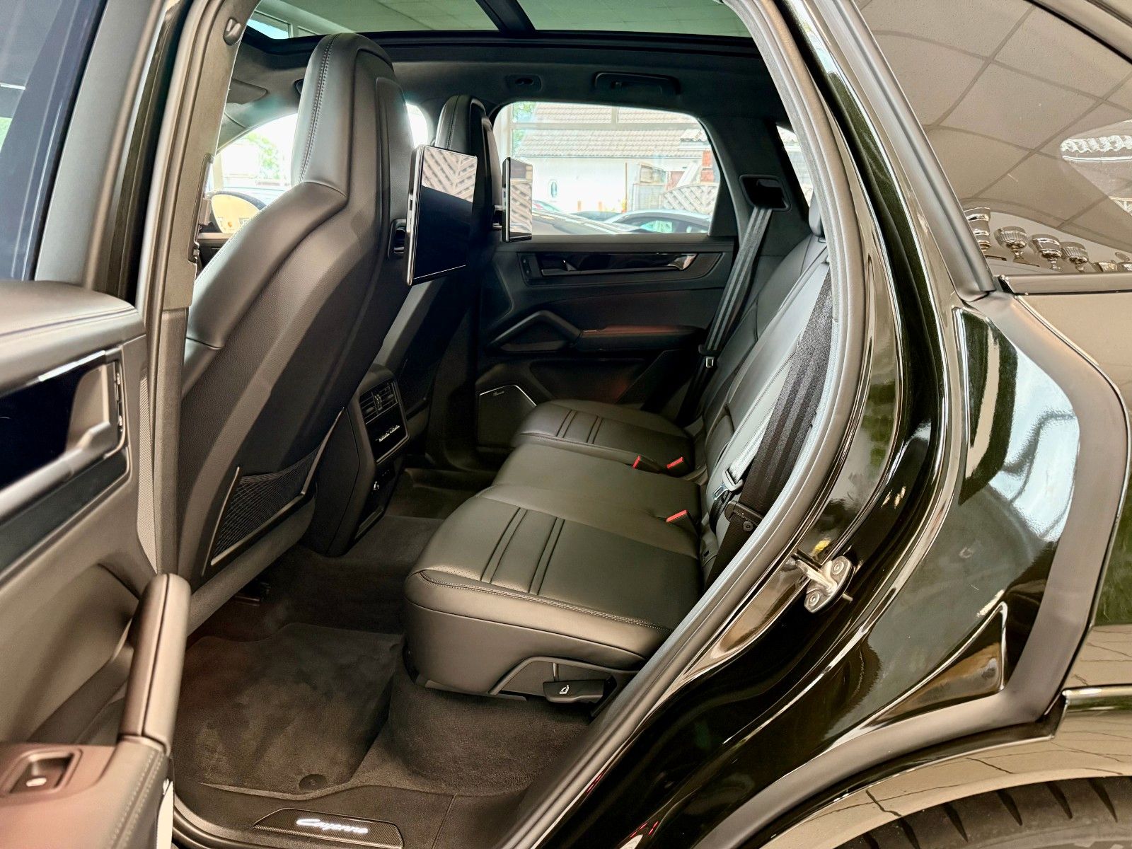 Fahrzeugabbildung Porsche Cayenne GTS PTS-Farbe/CarbonDesign/HUD/Burmester