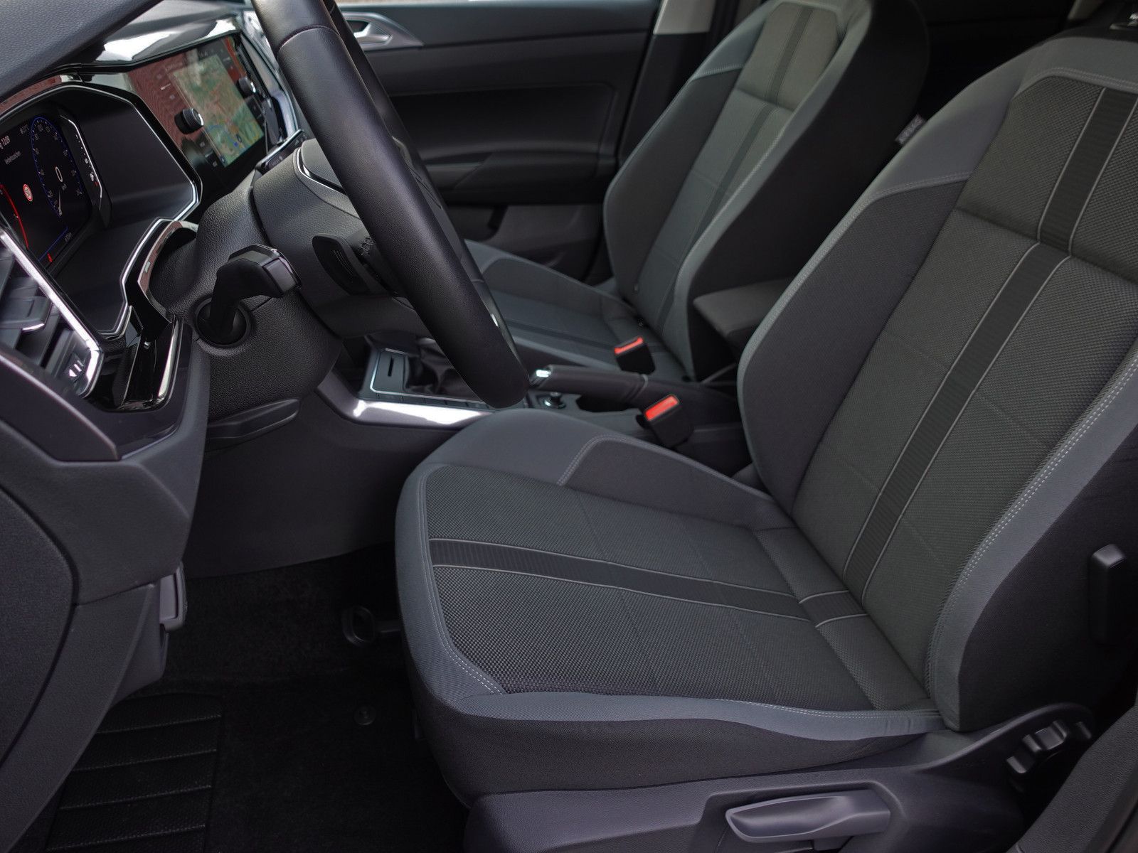 Fahrzeugabbildung Volkswagen Polo 1.0 TSI DSG Style Matrix Travel-Assist