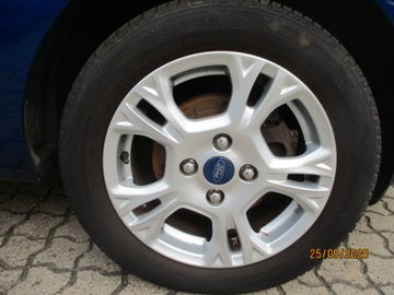 Ford Fiesta Sync Edition Zahnriemen NEU + Winterpaket