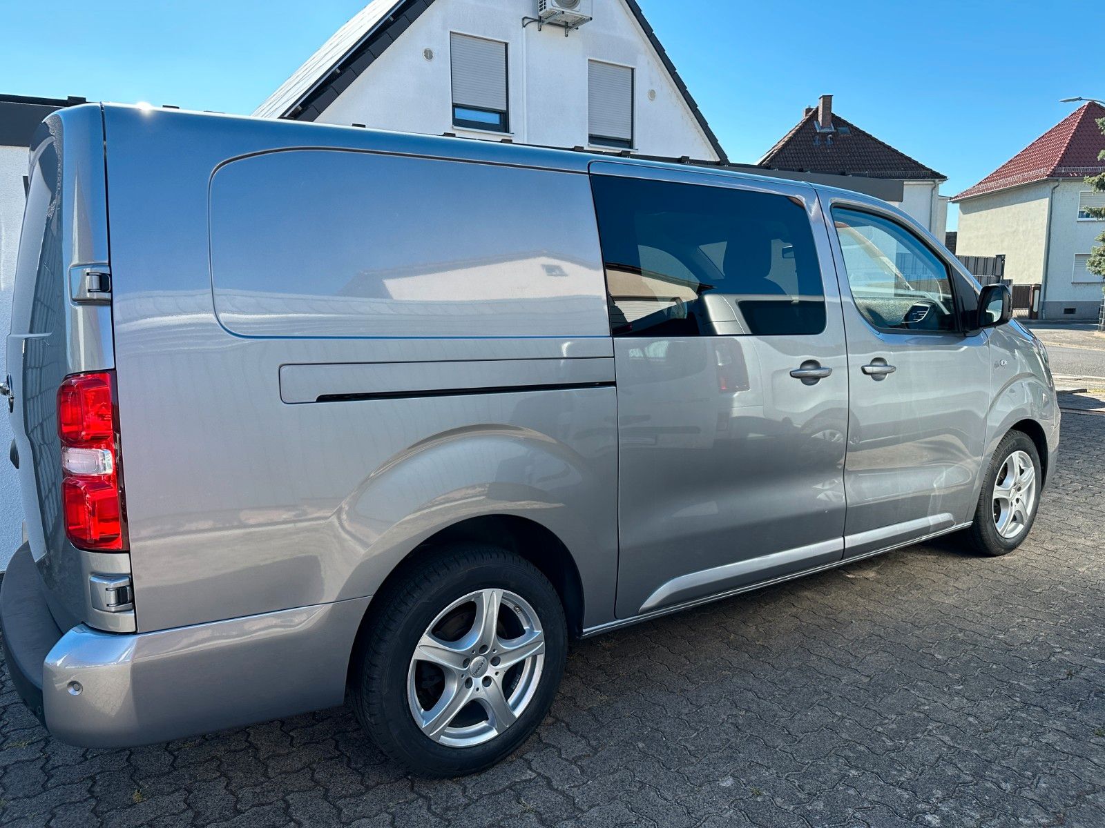 Opel Vivaro DoKa Mixto 2,0D 5-Sitze L2 lang Autom.ACC imagem 2