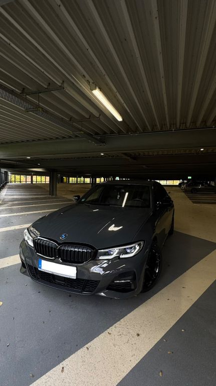Image of BMW 320