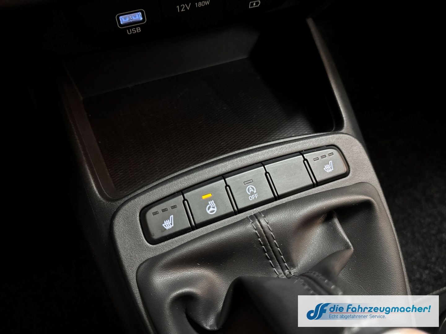 Fahrzeugabbildung Hyundai i10 Trend Navi Apple CarPlay Android Auto Musiks