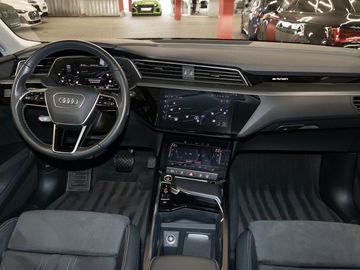 Audi Q8 e-tron - 12