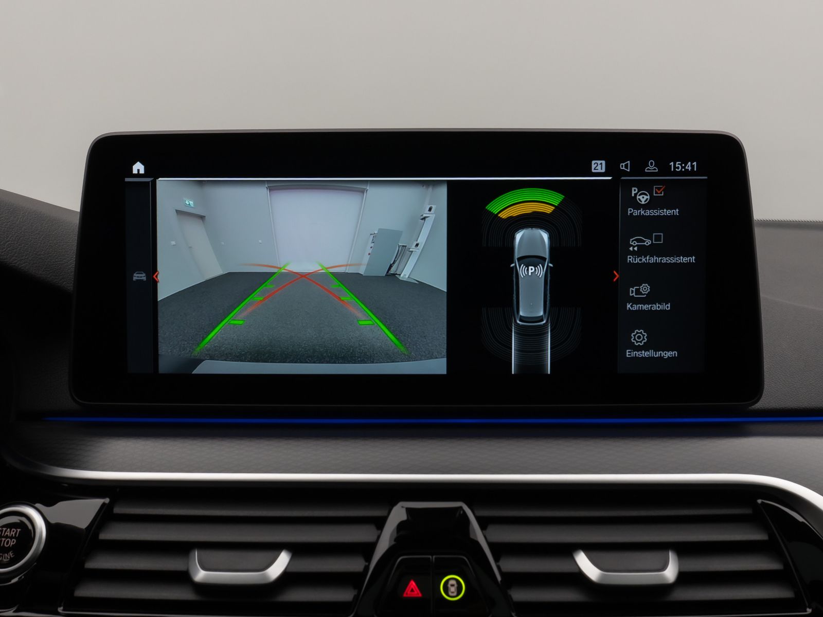 Fahrzeugabbildung BMW 540d xD M Sport Panorama Kamera Laser HUD AHK