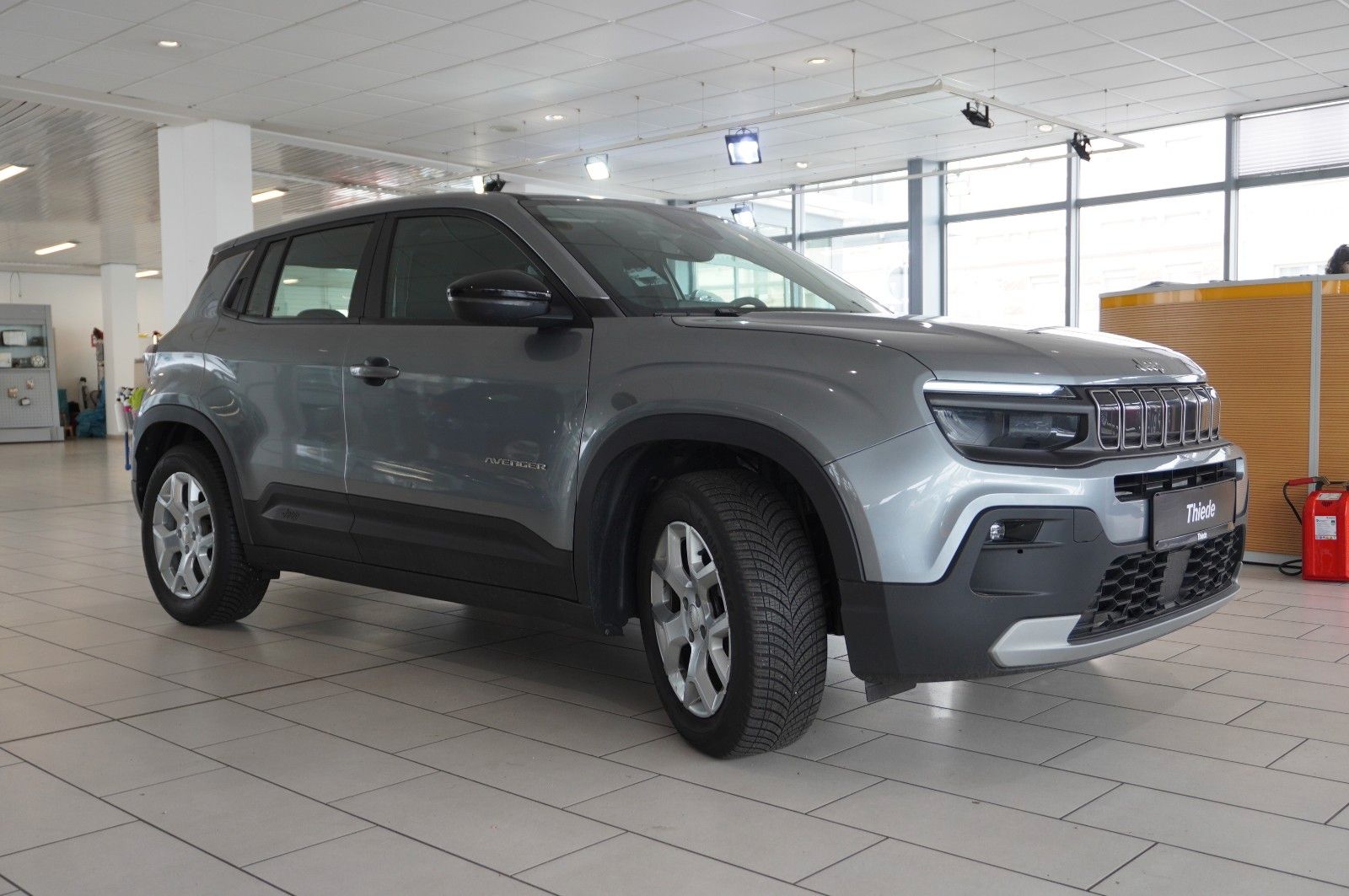 Fahrzeugabbildung Jeep Avenger 1.2 ALTITUDE MY25 NAVI/LED/KAMERA/SH/JBL