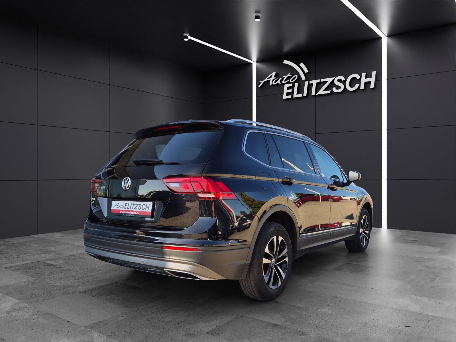 Fahrzeugabbildung Volkswagen Tiguan Allspace TSI United LED Navi ACC PDC SH L