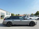 BMW M760e*xDrive*Two*Tone*Individual*3xTV*SkyLounge* - graue BMW M760