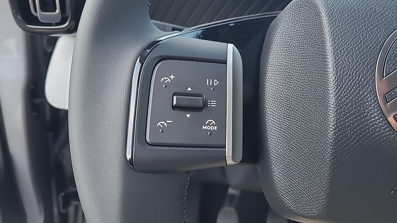Fahrzeugabbildung Citroën C3 Aircross Plus+Wenige KM+PDC+LED+AWR+ACC+DAB
