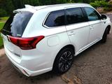 Mitsubishi Plug-in Hybrid Outlander 2.0 MIVEC PLUG-IN H... - Mitsubishi Plug-in Hybrid Outlander: Privatanbieter