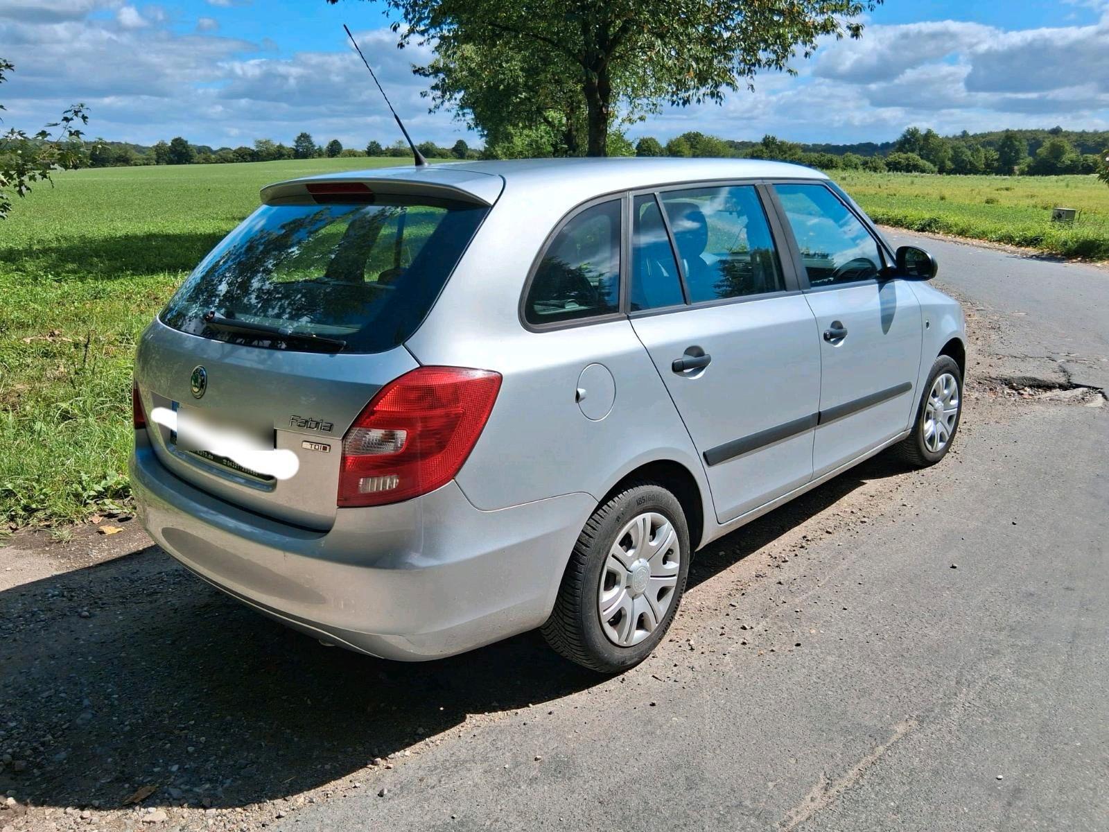 Skoda Fabia 2011 — photo 9