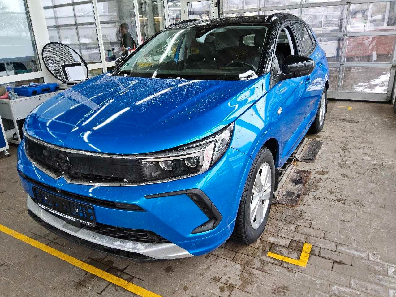 Fahrzeugabbildung Opel Grandland (X) ULTIMATE 4HYBRID NAVI/LED/360°/DAB