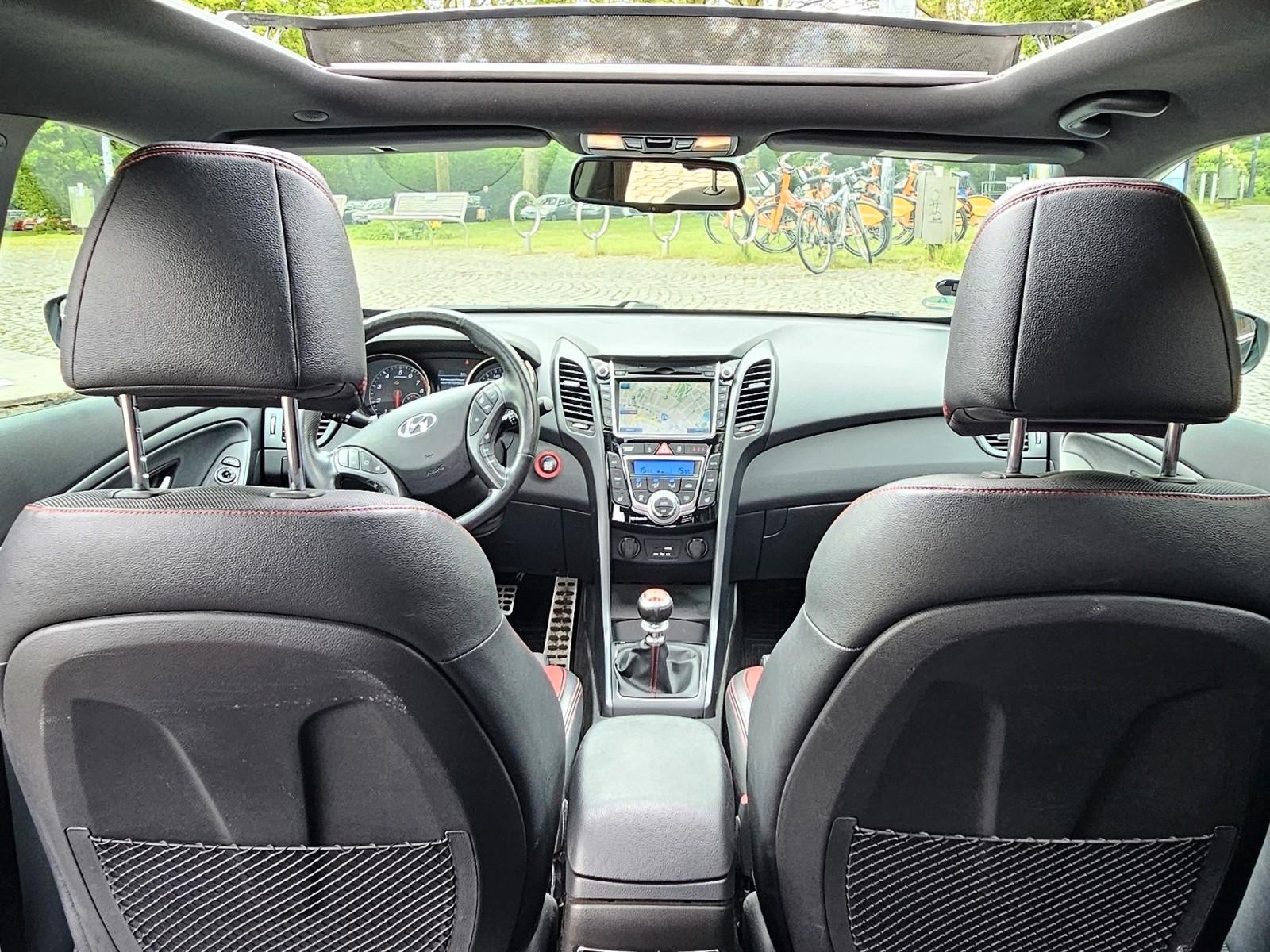 Hyundai i30 turbo | TÜV NEU(10/28) | Panoramadach 