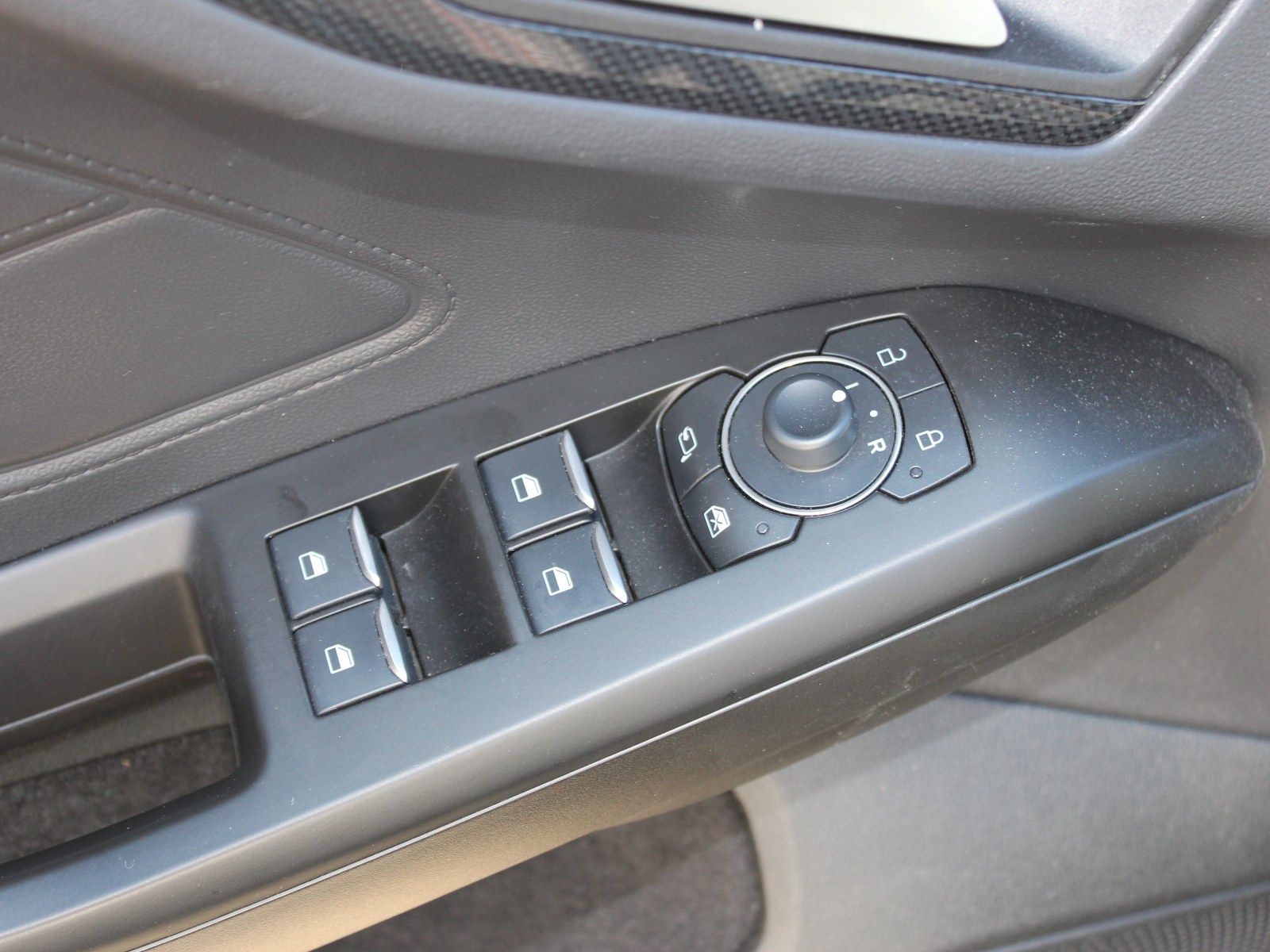 Fahrzeugabbildung Ford Focus ST-Line 1,0 EcoBoost