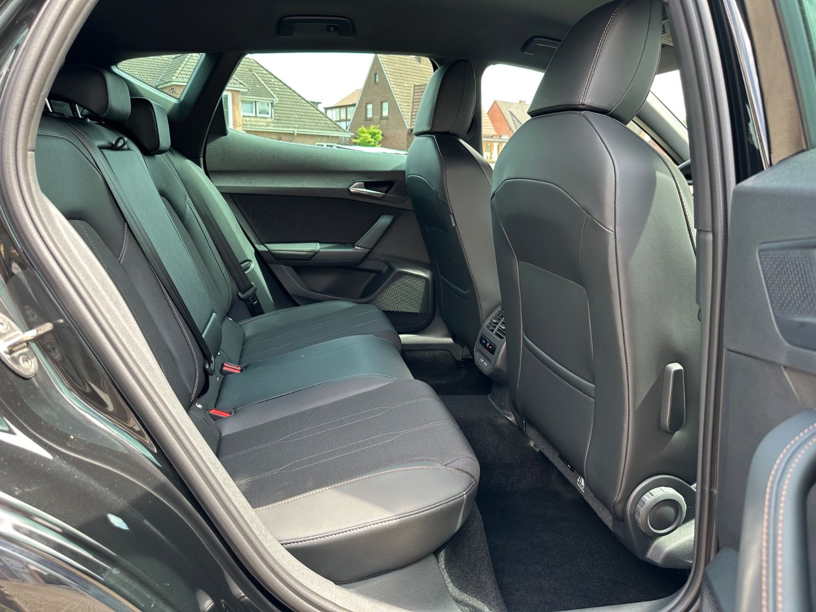 Fahrzeugabbildung CUPRA Formentor 1.5 eTSI DSG ACC/AHK/LED/SHZG/CarPlay