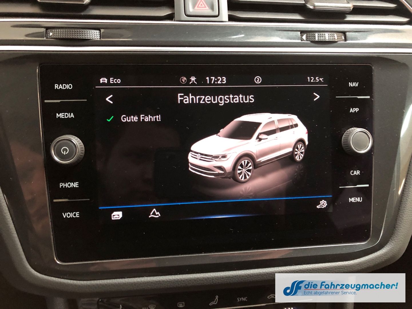 Fahrzeugabbildung Volkswagen Tiguan Life 4Motion 2.0 TDI BMT Navi LED ACC Car