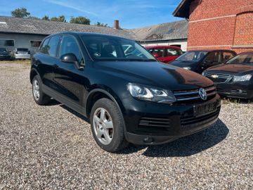 Volkswagen Touareg - 1
